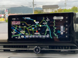 【12.3インチメーカー純正ナビ】インテリアに溶け込むスタイリッシュな「専用設計」メーカーナビを装備♪視認性や操作性など基本性能にも優れ、より上質なカーライフをお楽しみいただけます。