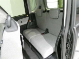 気になる汚れは「まるまるクリン」で解消! 当社の中古車はシートを外して隅々までキレイにクリーニングしてあります。