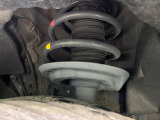 お車を安心してお乗りいただく為には、足回りの定期点検が欠かせません。サービスサポート(有償保証)では無料点検もご提供しており、安心のカーライフをお過ごしいただけるサポート体制が整っています。