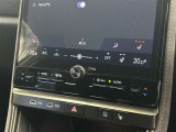 オートエアコンは温度を設定するだけで、自動で風量などを設定してくれます。運転しながら操作も必要ないので、安全性も向上します。