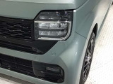 LEDヘッドライトは、点灯の瞬間から最大光量を発揮し、突然暗くなるトンネルなどでの安定感を高めます。