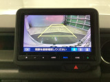 バックモニター付きで、車庫入れやバック時の後方確認をサポート。