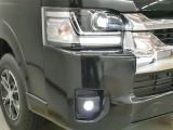 LEDヘッドライトです。デザイン性がよくとても明るいので、夜間の走行や悪天候でも安心です。しかも長寿命!
