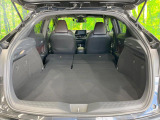 普段のお買い物や通勤、送迎等に十分な荷室スペースを確保しております。セカンドシートを倒すと、大きな荷物の積載も可能です♪