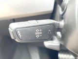 ●アダプティブクルーズコントロール:前の車との車間距離を一定にとりつつ、一定速度で自動走行してくれる次世代のクルーズコントロール!主に高速道路や自動車専用道路で使用する便利な機能です!