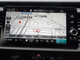 フルセグチューナー内蔵のメーカー純正メモリーナビゲーション搭載です。Bluetooth接続、USBポート付きです。
