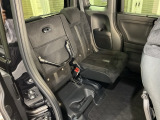 後席をはね上げれば、「もうひとつの荷室」が生まれます。