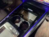 携帯電話のワイヤレス充電機能・タイプCのスポットがついております。