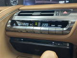 オートエアコンは温度を設定するだけで、自動で風量などを設定してくれます。運転しながら操作も必要ないので、安全性も向上します。