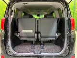 積み下ろしのしやすいデッキにはたっぷりと荷物を積み込んでいただけます。遊びから仕事まで、様々なシーンで頼れます♪