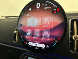 ★MINIには6個のエアバッグを標準装備。運転席/助手席エアバッグ、サイド・エアバッグ、ヘッド・エアバッグ。