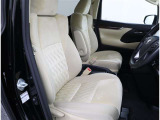 高いホールド性で運転姿勢が安定します。長距離ドライブでも疲れにくいのが魅力です。快適なドライビングライフをお送りください♪