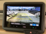 バックモニター付きで、車庫入れやバック時の後方確認をサポート。
