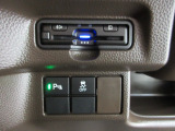 今や標準装備になりつつあるETC車載器も装着されております。料金所を通過するときも楽々です。