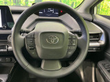 【純正革巻きステアリング】上質な革を使用することで、手にしっかり馴染みとても運転しやすいハンドルです♪