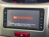 【純正ナビ】人気の純正ナビを装備しております。ナビの使いやすさはもちろん、オーディオ機能も充実!キャンプや旅行はもちろん、通勤や買い物など普段のドライブも楽しくなるはず♪
