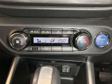 オートエアコンなので車内で快適に過ごせます。