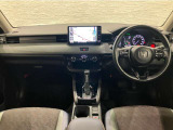 操作性に優れた運転席となります!小物入れや各ボタンの配置にこだわり、使いやすいです!座り心地もよく視認性も良好なのでロングドライブもお任せ下さい!