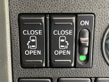 【両側パワースライドドア】スマートキーや運転席のスイッチで後席両側スライドドアの開閉が可能♪電動だから力を入れてドアを開ける必要が無く、小さなお子様でも簡単に開け閉めでき快適です♪