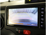 バックカメラが付いているので後方確認が非常にしやすいです。今や運転初心者も熟練者も必須装備!ついていて損はないですね♪