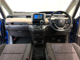 【前方視界】開放的な前方視界!運転がしやすく疲れにくいです♪窓が大きく、見通しがとっても良いおクルマですよ♪