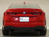 BMWのお車は、走行の安定性とコーナリングの良さを追求し、思い通りにハンドルの操作可能です。試乗車もご用意しておりますので、ぜひ&ldquo;駆け抜ける歓びをご体感ください!