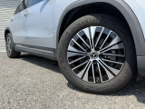 メルセデス・ベンツの定める厳しい基準をクリアしたお車のみをご案内させて頂きます。納車前整備はメーカー規定に基づき最大100項目にも及ぶ点検を熟練のメカニックによって行いご納車させて頂きます。
