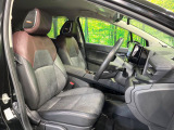 運転席シート廻りは使用感も少なく、良好な状態となっています。前オーナー様が丁寧に使っていたことがよくわかりますね。