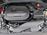 安心のBMW認定中古車は100項目の箇所を徹底的にチェック致します。機械的な箇所や電気系、コンピューターなどをご納車前に点検し、交換基準に達した部品は全て新品に修理返品した後にご納車致します。
