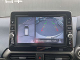 車を真上から見下ろしているかのように周囲の状況を把握して安心して駐車が行えるアラウンドビューモニターが付いています