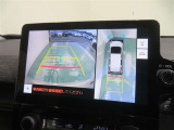 パノラミックビューモニター搭載。カメラで車両周囲の状況を映し出すため、狭い場所での駐車などに役立ちます。