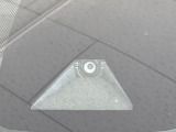 【トヨタセーフティセンス】走行中に前方の車両等を認識し、衝突しそうな時は警報とブレーキで衝突回避と被害軽減をアシスト。より安全にドライブをお楽しみいただけます。