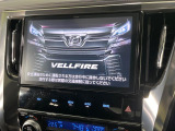 【大画面ナビ】人気の大型10インチナビを装備。存在感のある大画面はインパクト大!ナビ利用時のマップ表示は見やすく、テレビやDVDは臨場感がアップ!いつものドライブがグッと楽しくなります♪