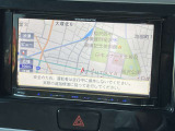 日産純正メモリーナビ付きで、遠くのお出かけの心強い味方です