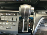 オートマチックシフトレバーは、手になじみ操作しやすい形状で安全運転にもつながります♪