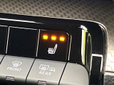 【シートヒーター】寒い日に重宝するシートヒーター!エアコンより早く温まってくれるので寒がりの人も安心ですね♪エアコンの温風は乾燥するから苦手、という方にもをおすすめです。