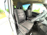 運転席シート廻りは使用感も少なく、良好な状態となっています。丁寧に使われていたことがよくわかりますね。