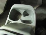 ドリンクホルダー★すぐ手が届く位置にドリンクホルダーを装備しています。運転中の水分補給もご安心です♪