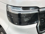 LEDヘッドライトは、点灯の瞬間から最大光量を発揮し、突然暗くなるトンネルなどでの安定感を高めます。