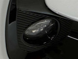 フォグランプ付きで、霧の時にヘッドライトだけでは見えにくい路肩やセンターラインの視認性が向上し安心です