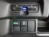 パーキングセンサーを装備しています。今や標準装備になりつつあるETC車載器も装着されております。料金所を通過するときも楽々です。