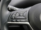 便利なステアリングスイッチ装備です。