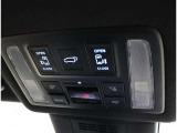 両側パワースライドドア付きだから、狭い駐車スペースなどでの 乗り降りラクラク!小さなお子さまのいるご家庭には嬉しい装備。