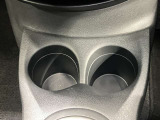運転席から手の届きやすいドリンクホルダー★