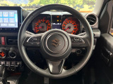 【純正革巻きステアリング】上質な革を使用することで、手にしっかり馴染みとても運転しやすいハンドルです♪