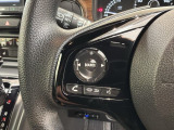 ステアリングにオーディオ操作スイッチが付いています。オーディオ画面に直接タッチしなくても操作が出来ますので、運転に集中できます。