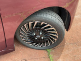 165/55R15タイヤ+専用アルミホイールです。スタッドレスタイヤや各種オプションのご注文も承っております(^^)!