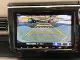 【バックカメラ】運転が苦手な方も車庫入れラクラクです!ギアをリバースに入れれば自動的に切り換わりますので、面倒な操作は不要です♪狭い駐車場もお車を傷つけず安心ですね!
