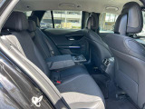 メルセデス・ベンツの定める厳しい基準をクリアしたお車のみをご案内させて頂きます。納車前整備はメーカー規定に基づき当店3Fの指定工場で入念に行なわれます。熟練のメカニックがお客様のお車を整備致します。