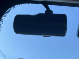 ドライブレコーダーは運転時はもちろんのこと、駐車場内でエンジンを切っている時でも当たった振動を元に電源が自動で入るので当て逃げ防止にもなります。